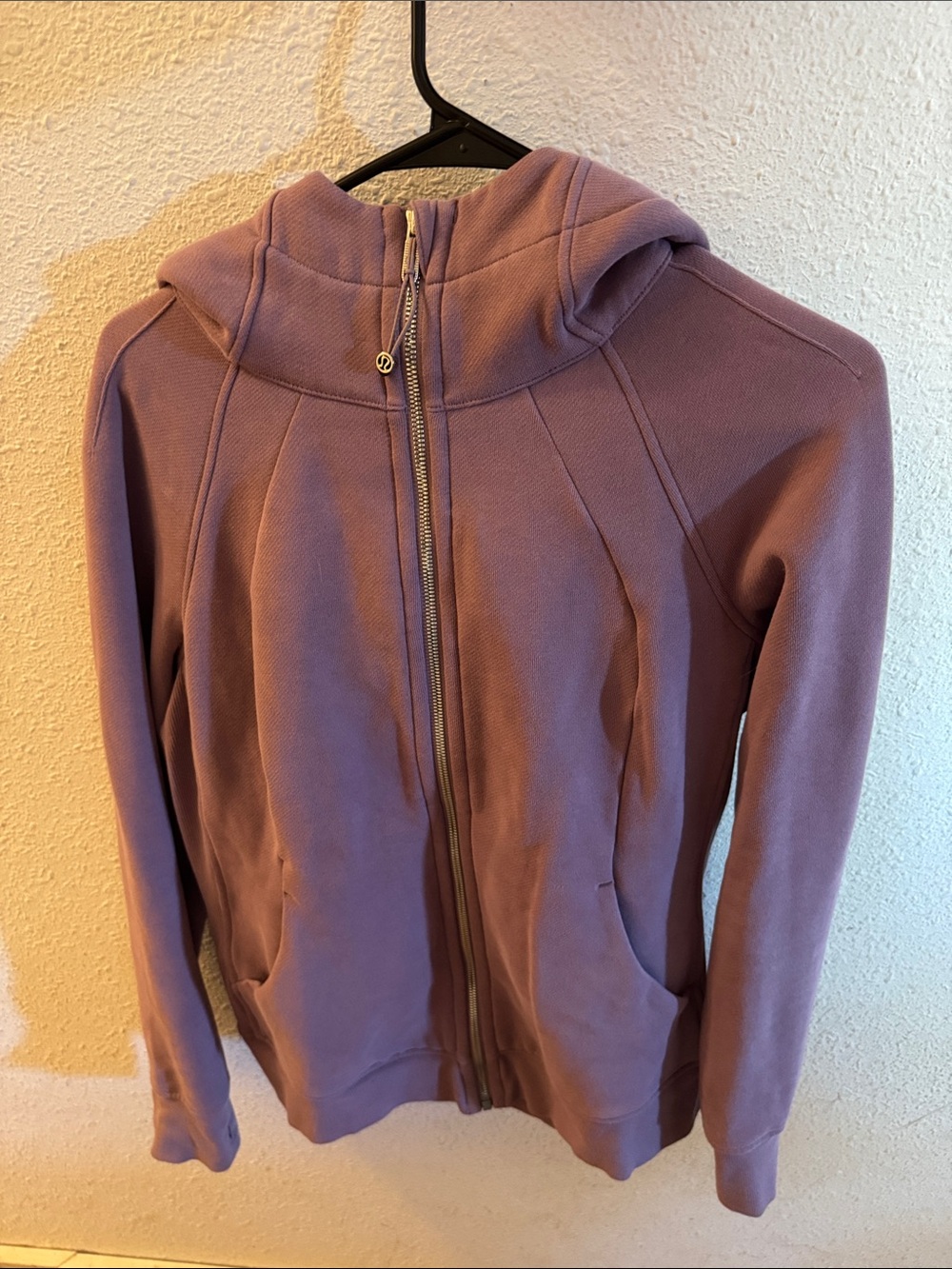 Lululemon Scuba Full-Zip Hoodie
Lavender Lux/Mirror Silver